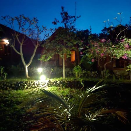 Bougainvillea Bungalow Batumadeg Екстер'єр фото