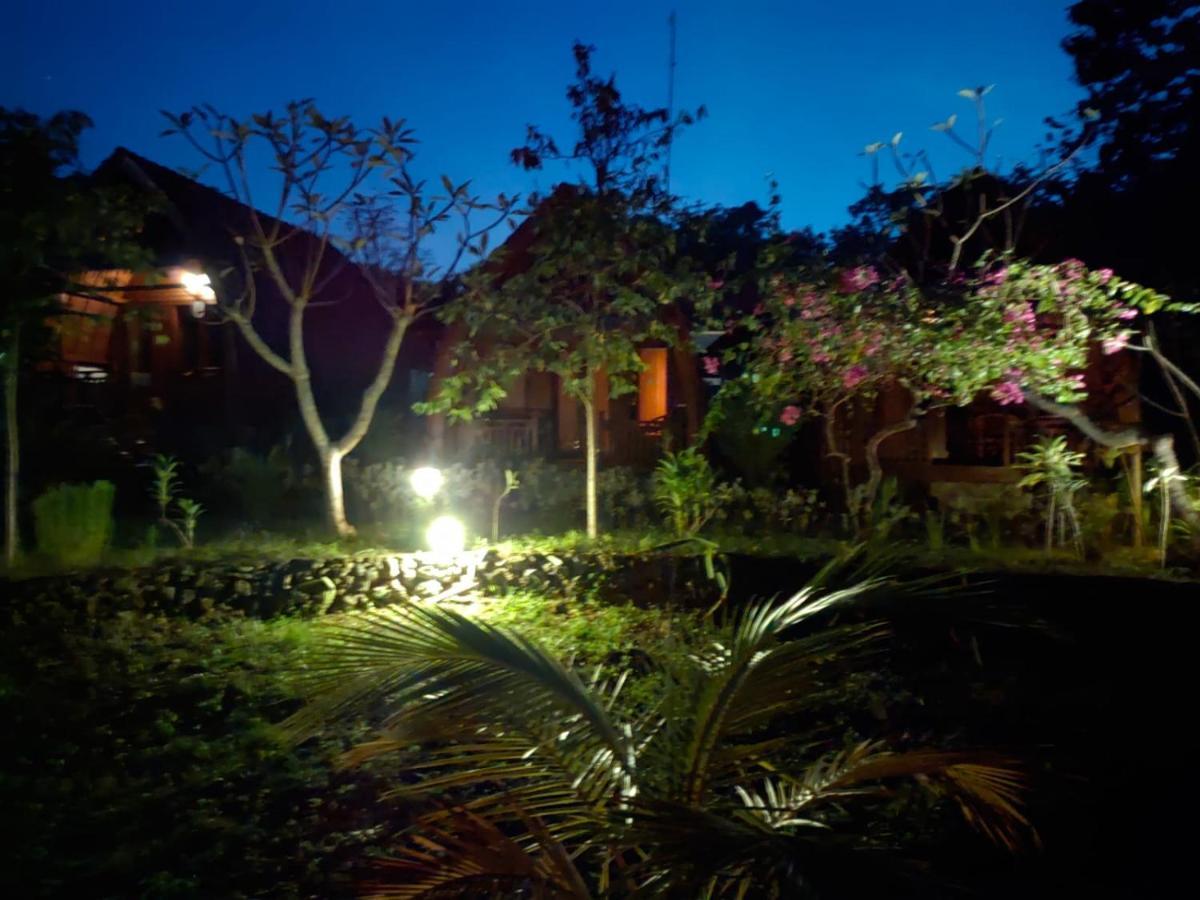 Bougainvillea Bungalow Batumadeg Екстер'єр фото